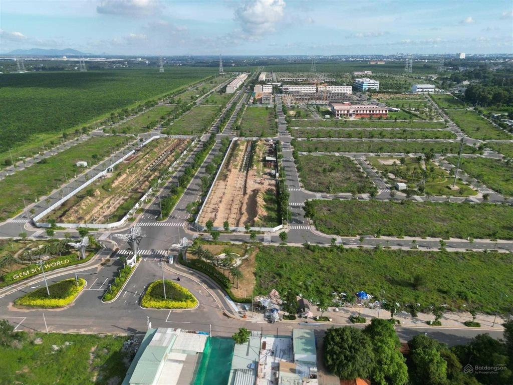 Gem sky world long đức long thành 5,2x20m đối diện công viên giá 2 tỷ hướng tây bán lỗ 500 triệu