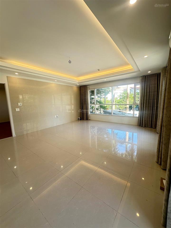 Bán nhà liền kề 5 tầng khu đấu giá mậu lương hà đông ô tô vào nhà 60m² 6pn