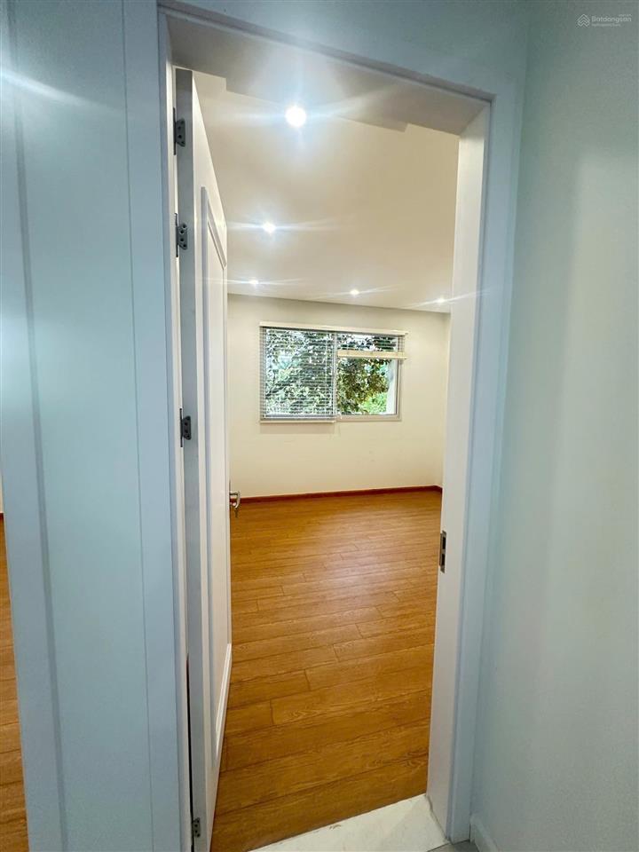 Liền kề  phân lô  ô tô vào nhà  60 m2  mt 5m  5 tầng  15,95 tỷ