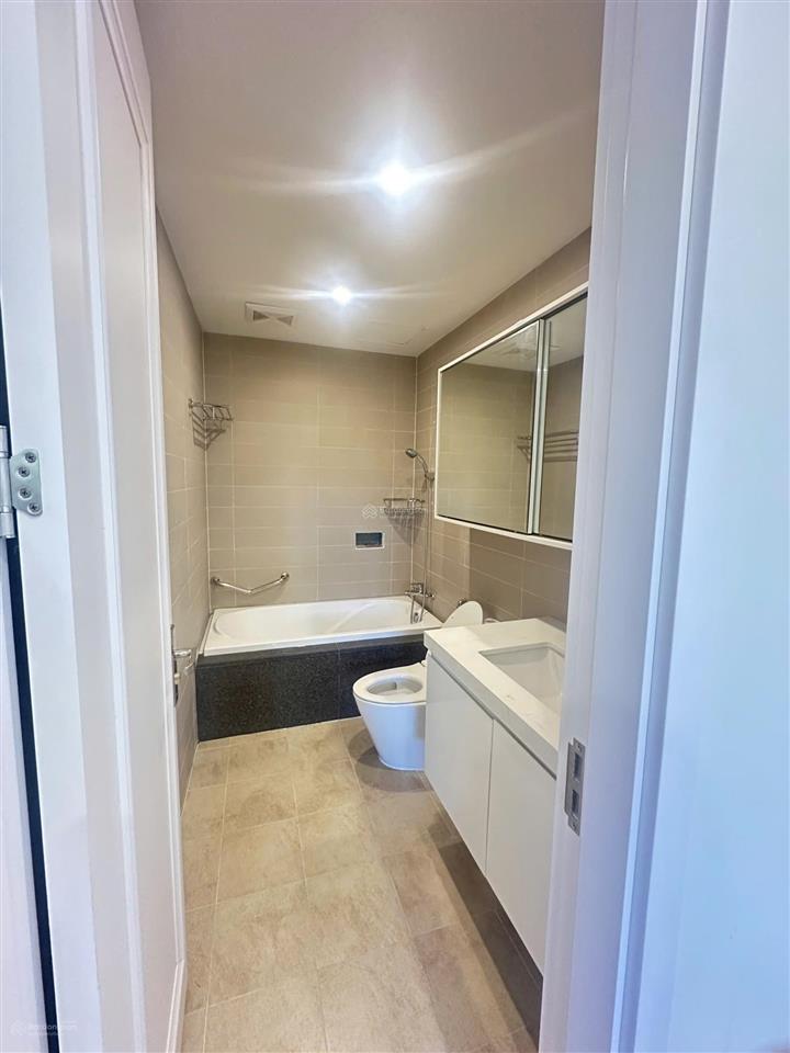 Liền kề  phân lô  ô tô vào nhà  60 m2  mt 5m  5 tầng  15,95 tỷ