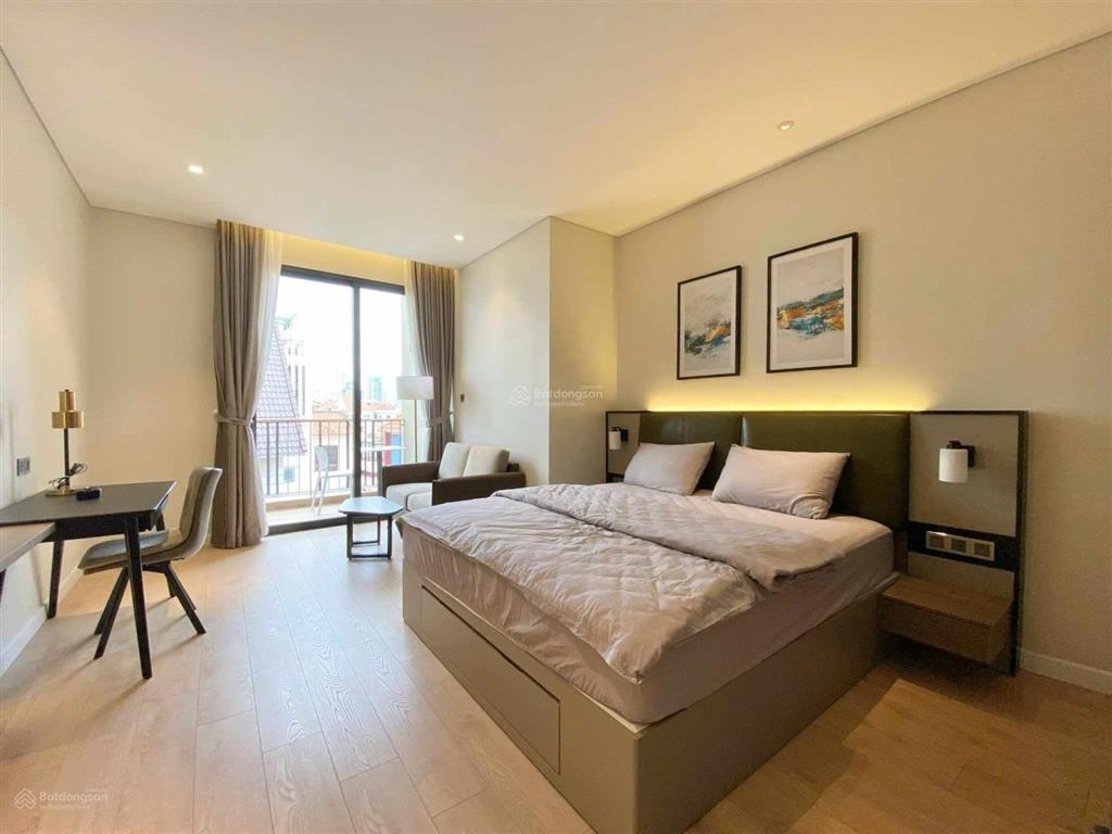 Cho thuê căn hộ 1 phòng ngủ ban công full nội thất!! có dịch vụ dọn phòng sẵn