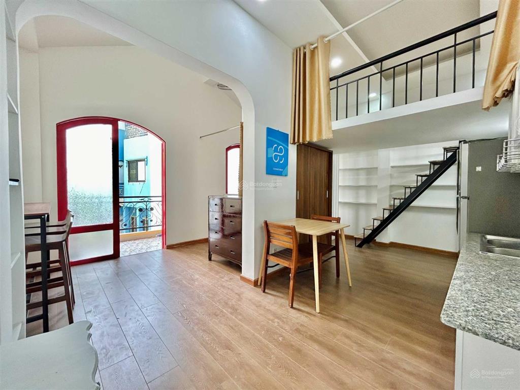 Khai trương ngay căn 2 phòng ngủ dạng 1 pn + 1 duplex, siêu rộng ban công cực chill đón nắng gió