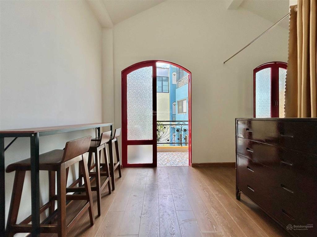 Khai trương ngay căn 2 phòng ngủ dạng 1 pn + 1 duplex, siêu rộng ban công cực chill đón nắng gió