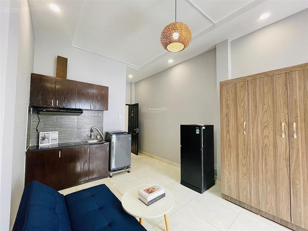 Cho thuê ngay phòng ban công cửa sổ giá cực tốt đầy đủ nội thất giao cô giang nguyễn cư trinh