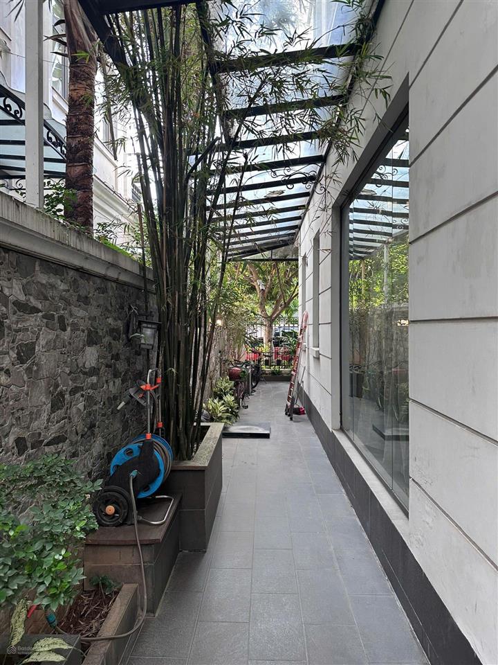 Bán bt song lập vinhomes riverside 152m giá 420tr/m