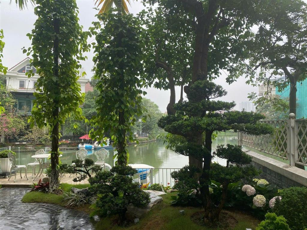 Bán biệt thự đơn lập vinhomes riverside 300m chỉ 400tr/m