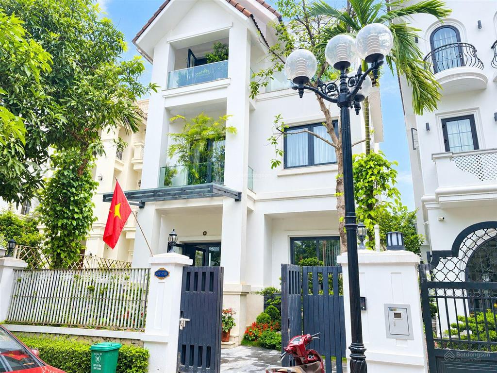 Bán biệt thự đơn lập vinhomes riverside 300m chỉ 400tr/m