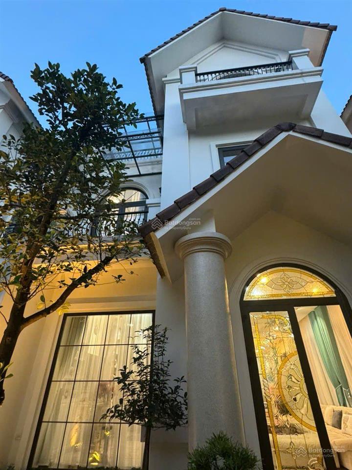 Biệt thự song lập vinhomes riverside hoa sữa 380tr/m