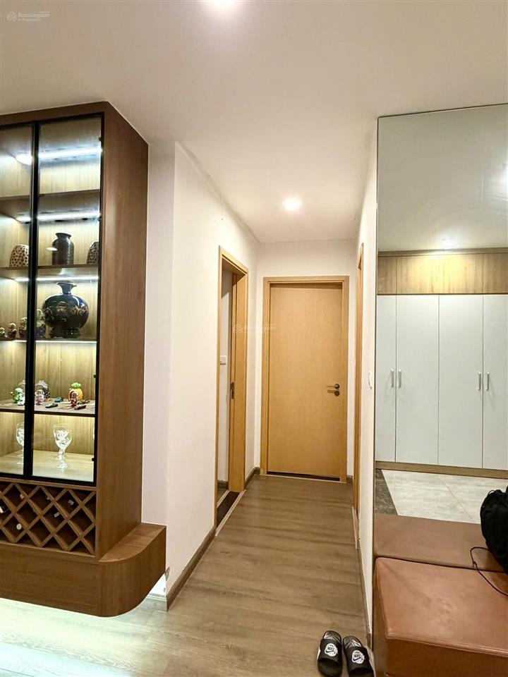 Chính chủ bán cắt lỗ căn hộ 3 ngủ full nội thất tầng 21 giá 9.5tỷ có thương lượng.hotlne 0982 831 ***