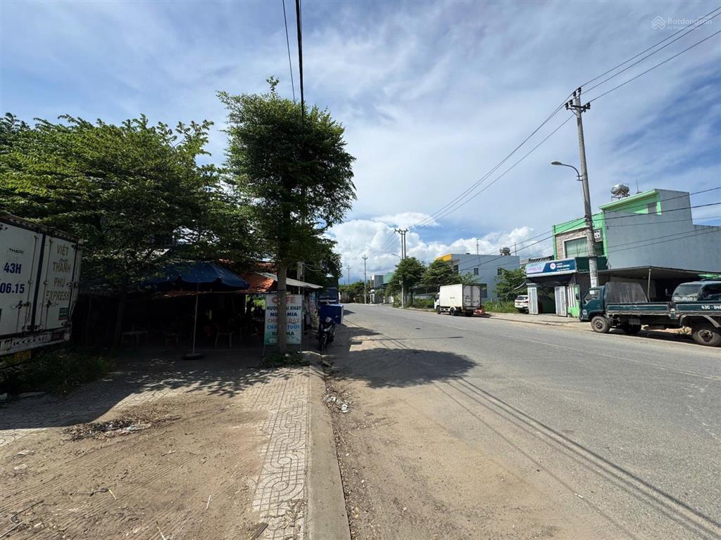 Chào bán lô mặt tiền đường hoàng văn thái nối dài diện tích khủng 465m  0911 190 ***