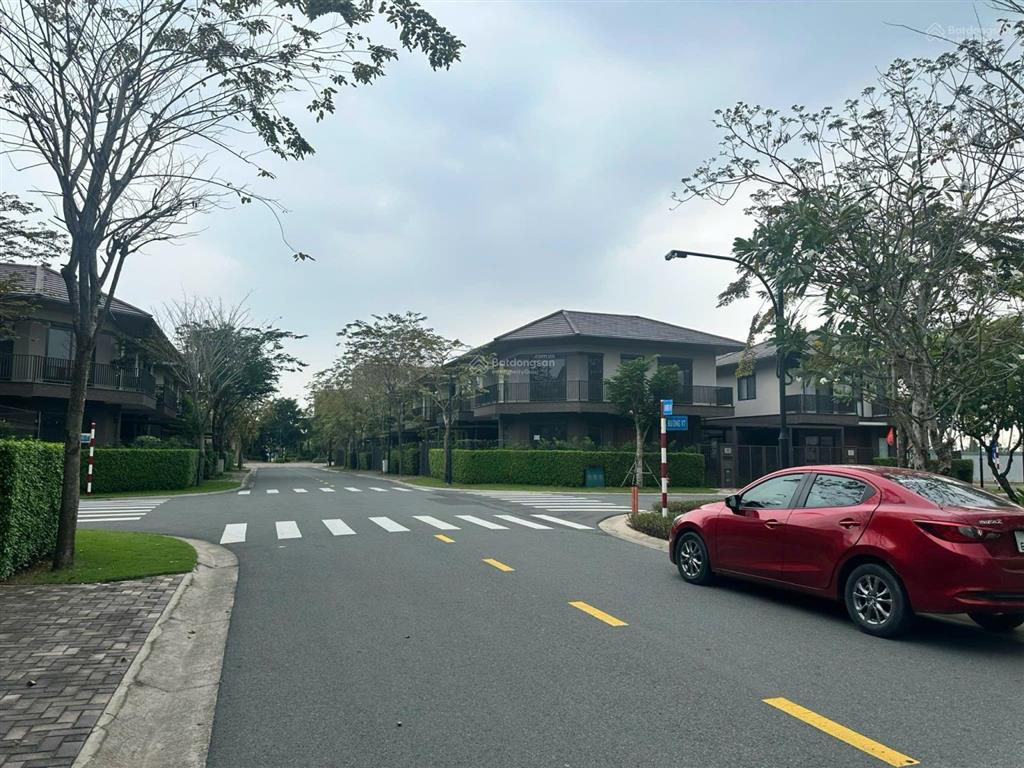 Cần bán gấp căn biệt thự song lập 150m2 giá chỉ 6.8 tỷ đối diện công viên.