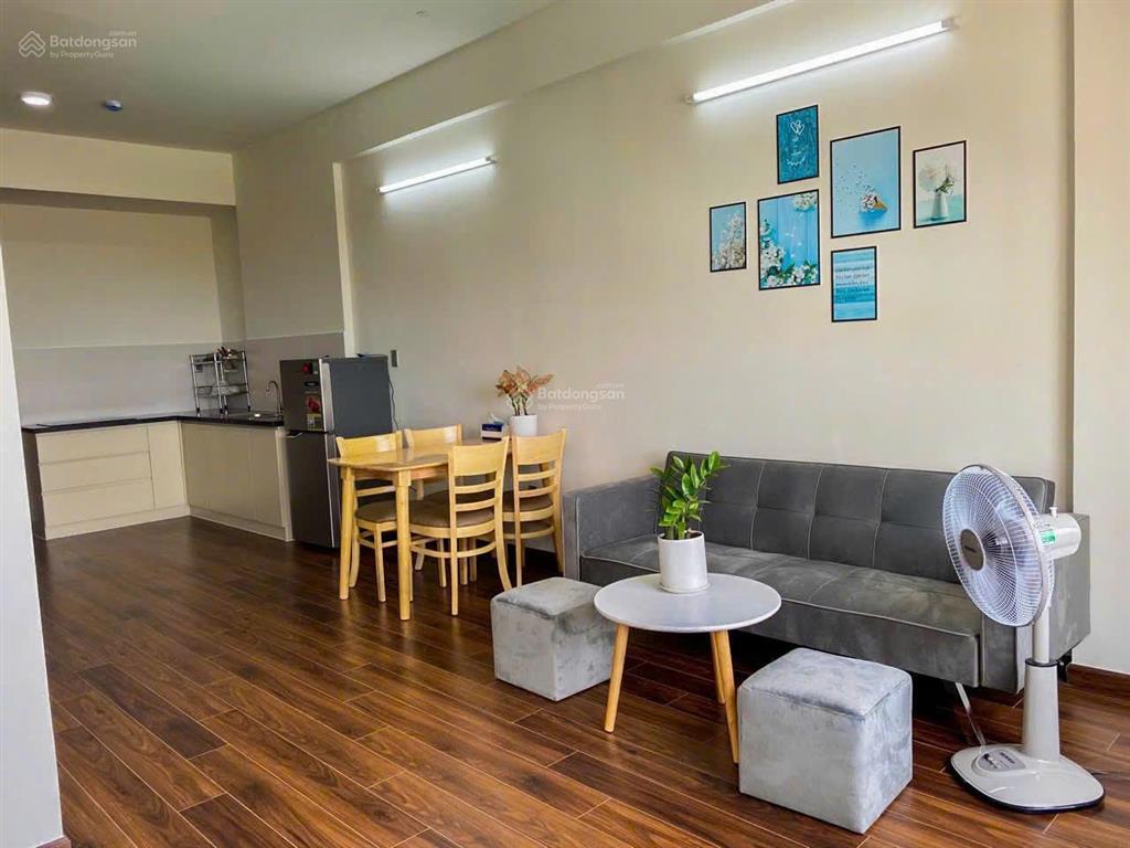 Cần bán căn hộ 51m2, đầy đủ nội thất, view hồ bơi, cv. nhà còn mới, sạch sẽ.