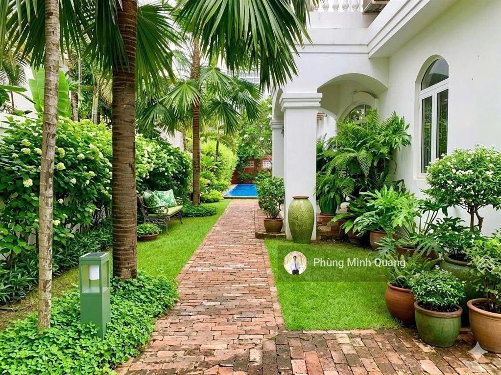 Bán biệt thự sân vườn hồ bơi đẹp khu compound vip thảo điền, 20x40 cn 813m2, hdt 6.000usd 180 tỷ tl