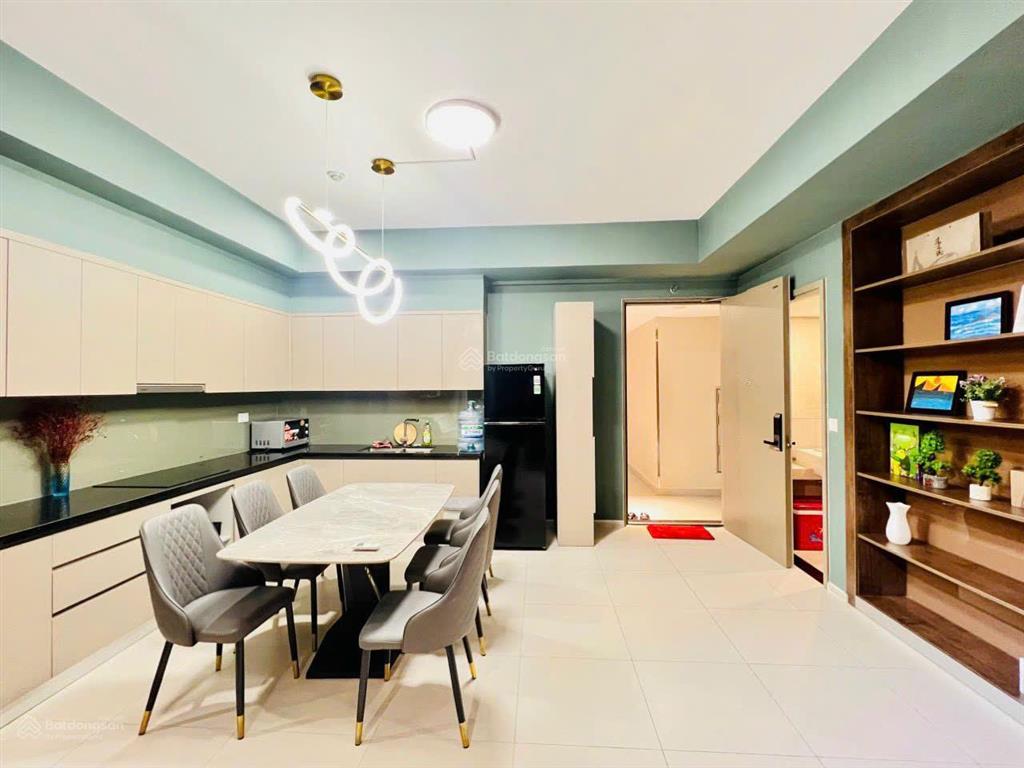 Cho thuê căn góc 3pn đẹp rộng view thoáng, full nội thất dọn vào ở ngay
