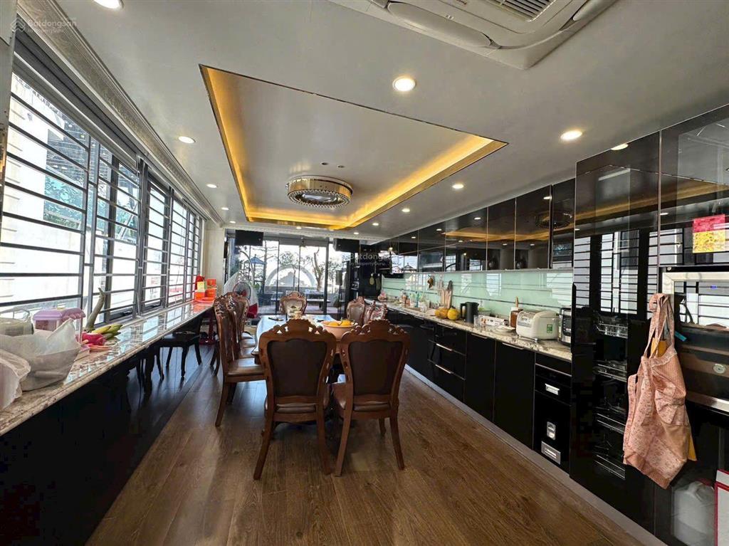 Mặt đường tô hiệu tòa nhà 8 tầng full nội thất 5 sao  căn góc 3 mặt thoáng