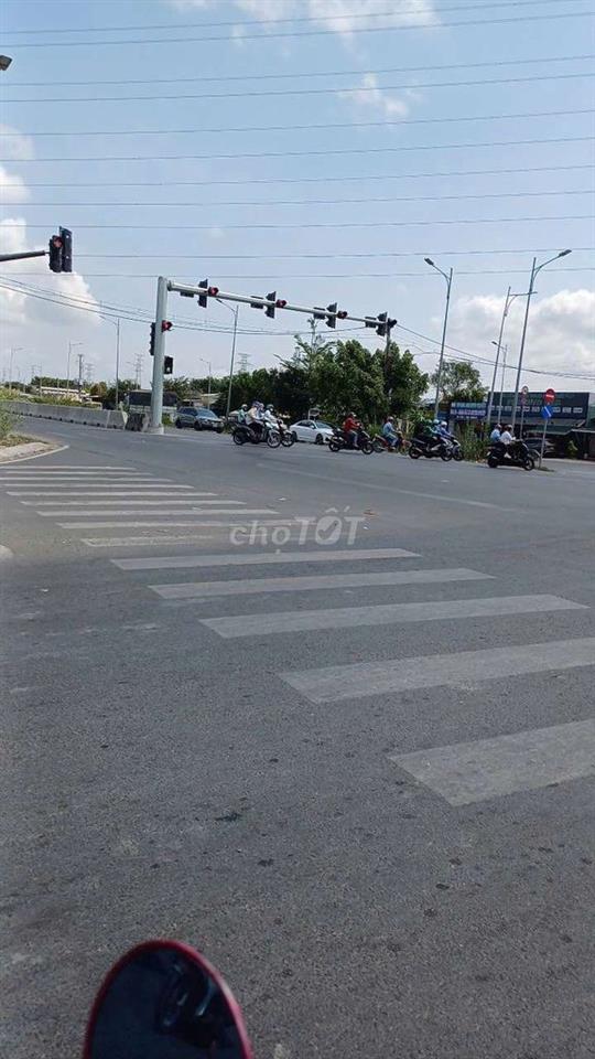 cho thuê 6000m2 đất mặt tiền nguyễn hữu thọ 110tr/tháng