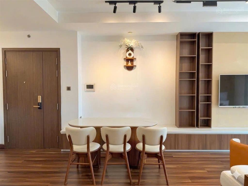 Cho thuê 3pn view pháo hoa, trục đẹp saigon royal q4