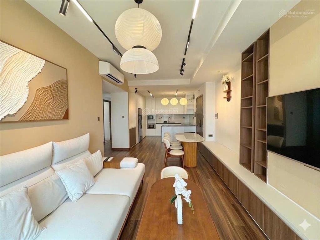 Cho thuê 3pn view pháo hoa, trục đẹp saigon royal q4