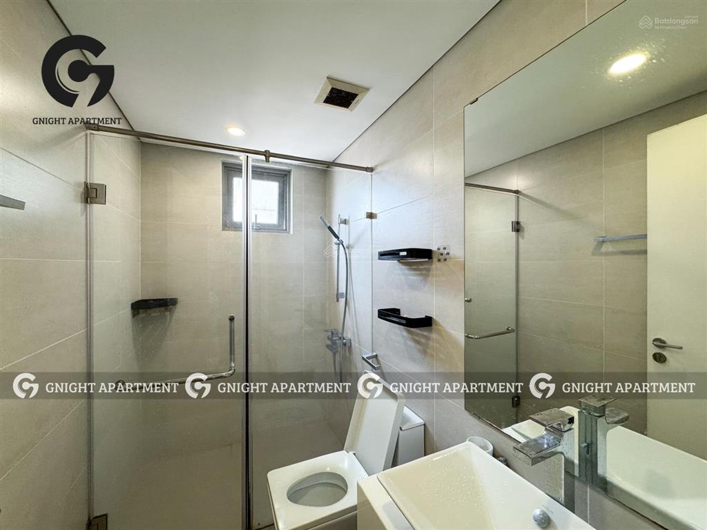 Cho thuê 2pn đập thành 1pn2wc rộng 75m2, căn góc view sông.  0909 812 *** đậu ngọc