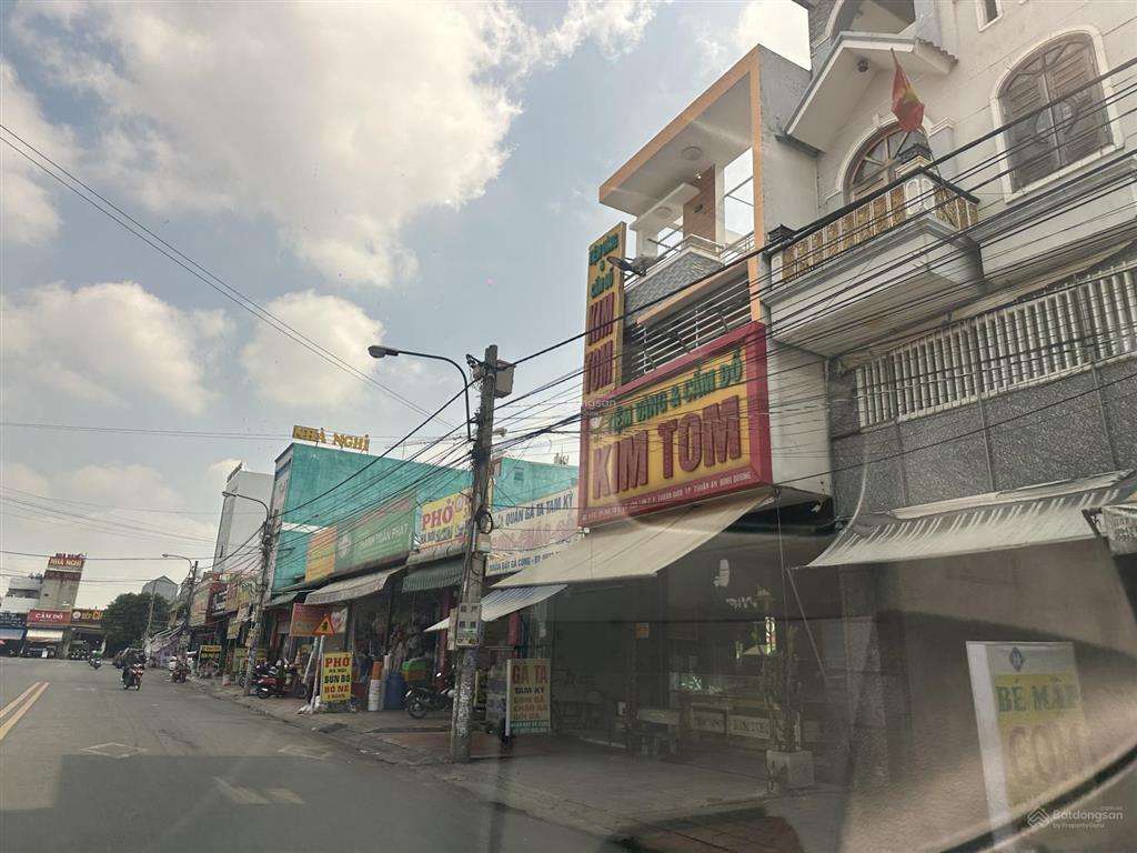 Bán nhà hướng tây, vissip1 bình dương. mặt tiền chợ 79. đường da6, nhà hoàn công. 0366 236 ***