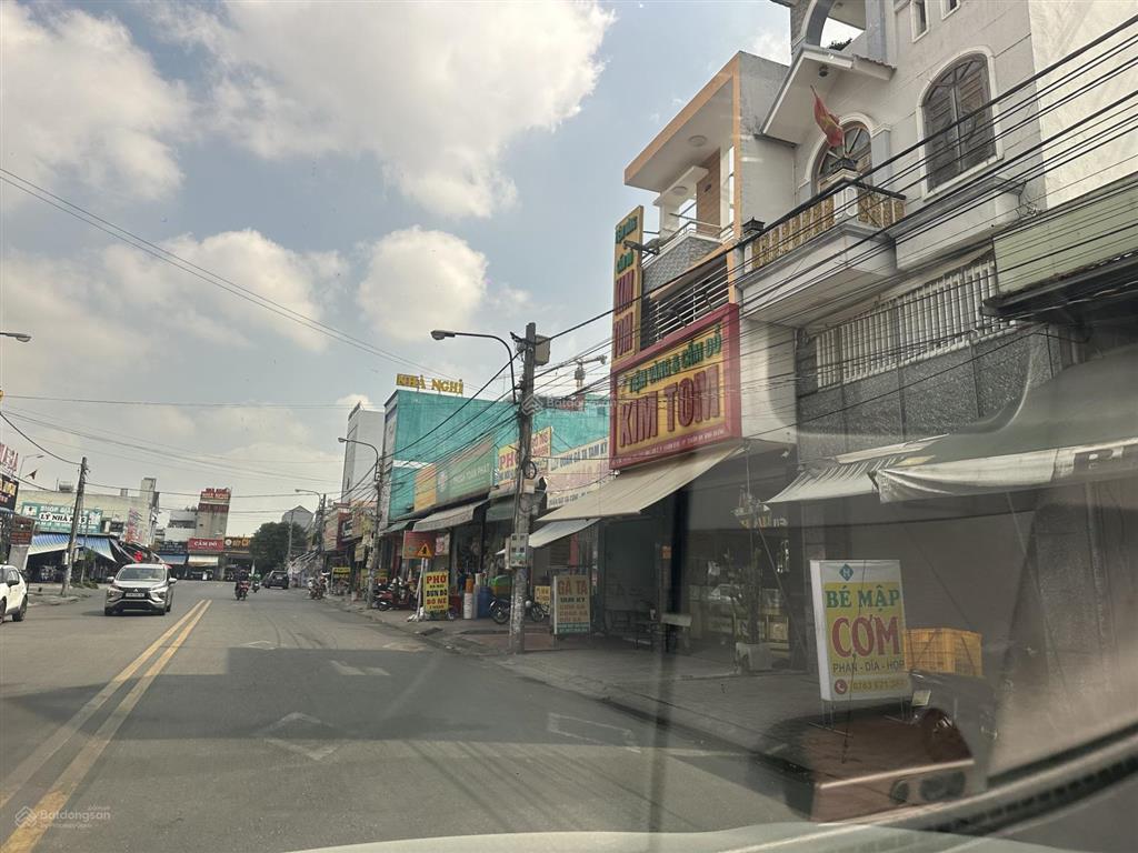 Bán nhà hướng tây, vissip1 bình dương. mặt tiền chợ 79. đường da6, nhà hoàn công. 0366 236 ***