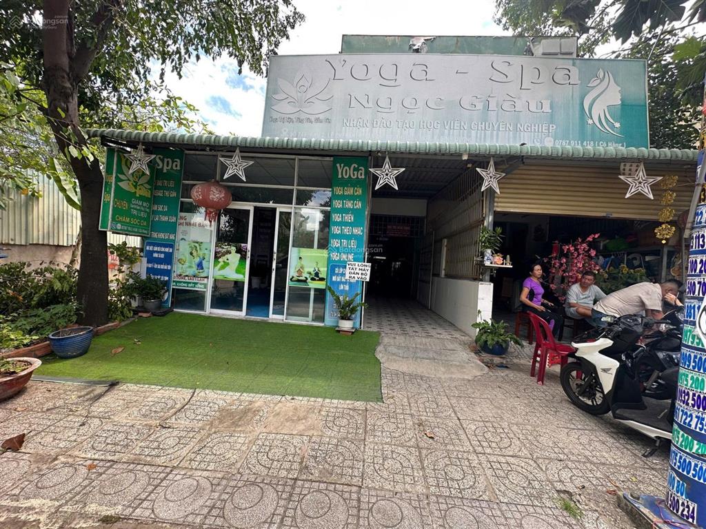 Chủ bán gấp nhà hoàn công d1 kdc việt sing, ngay đèn đỏ, thu nhập 25triệu. nhà 3 lầu. giá tốt ạ