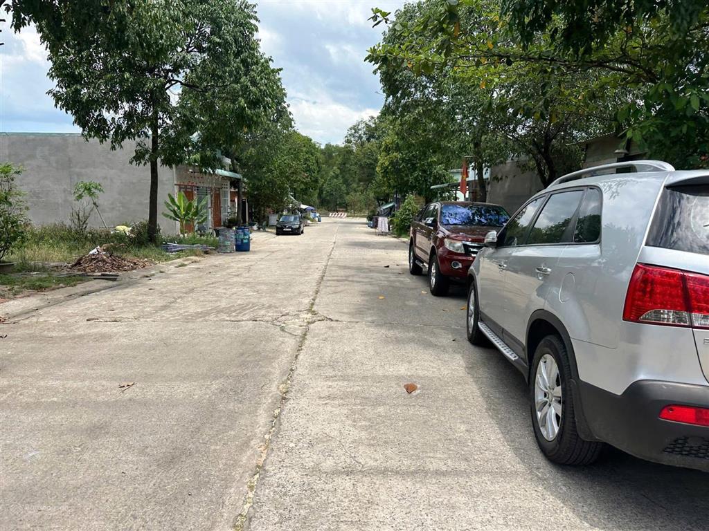 Chủ ngộp bán gấp. 300m2 trọ khu j mỹ phước 3. thu nhập ổn, sát chợ, giá ngợp ngân hàng. 0366 236 ***