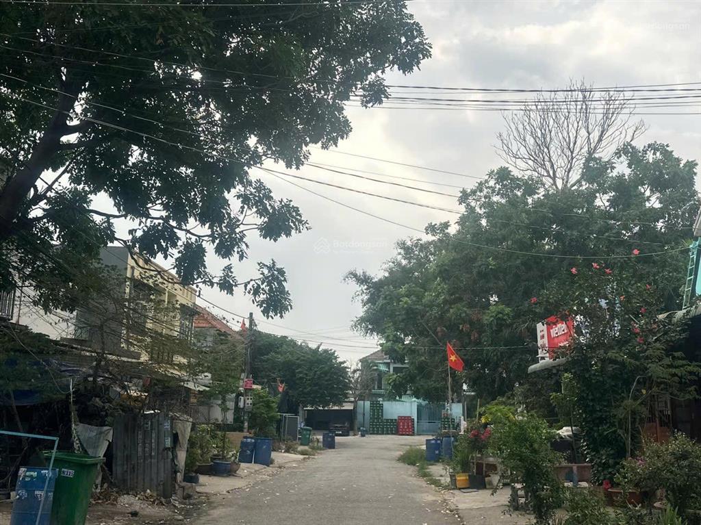 Giá ngộp 8,5tỷ. 330m2 kdc thuận giao, thu nhập 20triệu. vị trí đẹp giá quá rẻ.  0366 236 ***