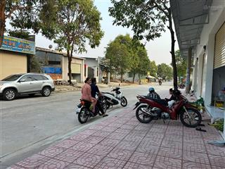 Lô góc ngay chợ, thu nhập 22triệu tháng. dt 300m2, đối diện khu công nghiệp, vị trí tiềm năng.