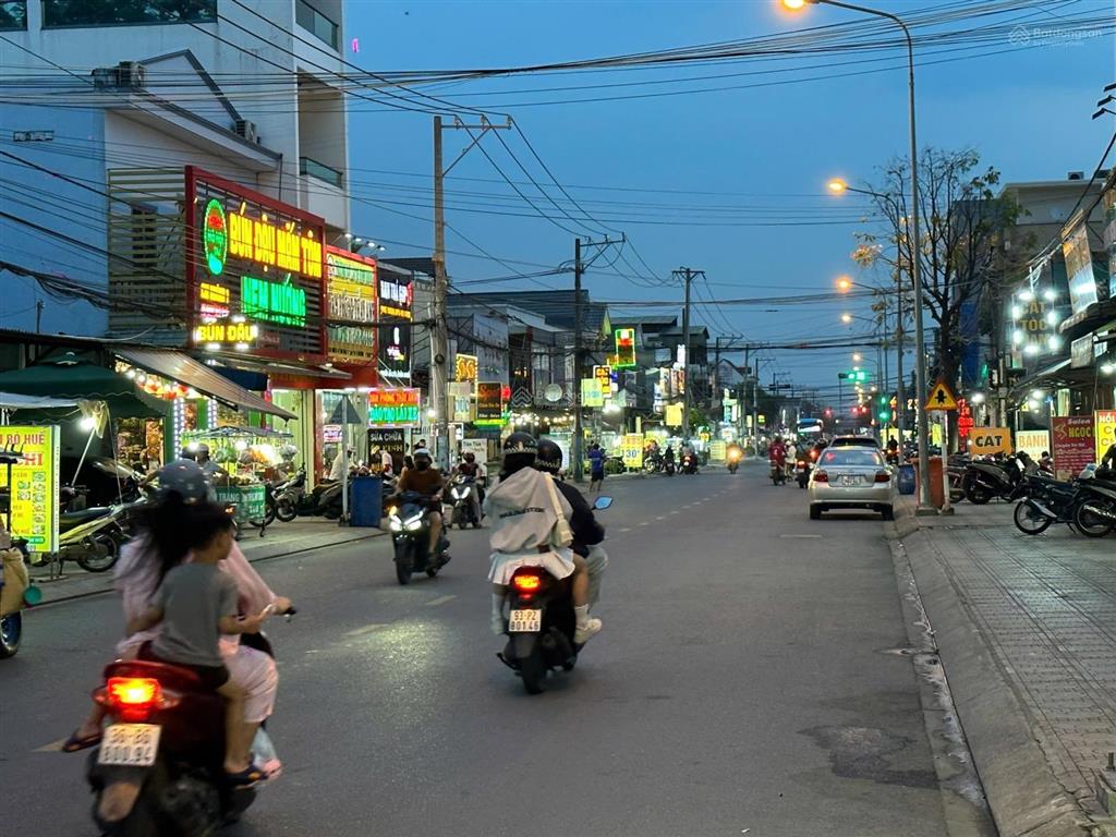 Chính chủ bán lô góc 2 mặt tiền d4  n6 kdc thuận giao  dòng tiền 35 tr/tháng. 0366 236 ***