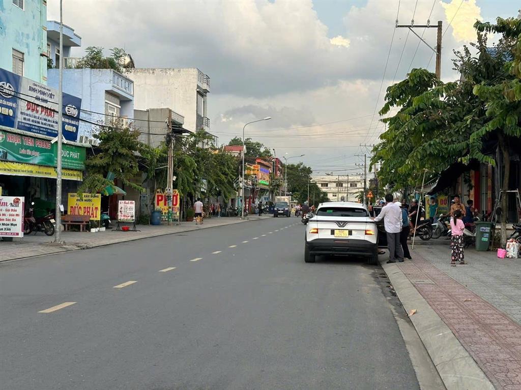 Chủ ngộp, bán 150m2 đất ngay chợ, giá kẹt bán gấp 4,5ty.  0366 236 ***
