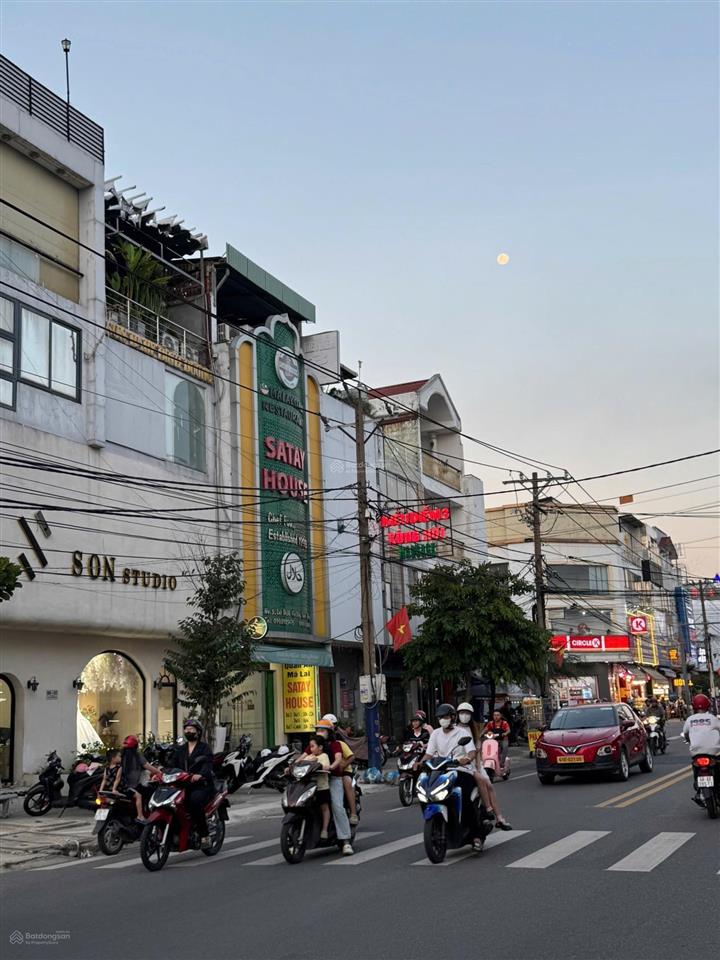 Bán nhà hoàn công mặt tiền da6 kdc việt sing  đối diện chợ 79 vsip1  đang cho thuê 25 tr/tháng.