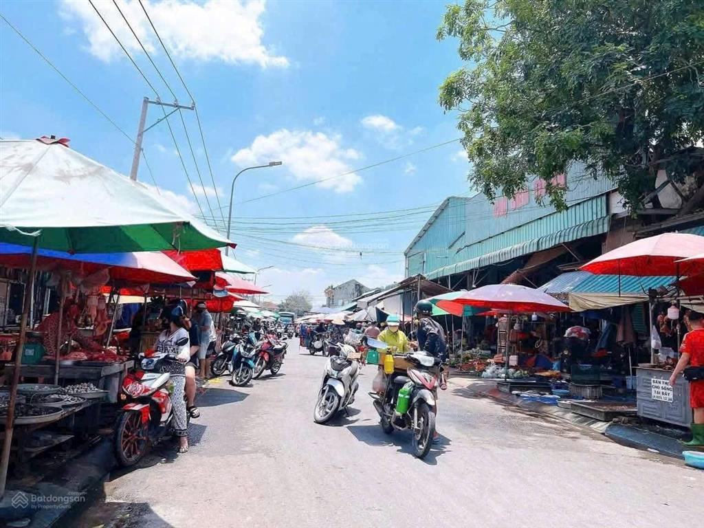Cắt lỗ, lô góc 2 mặt tiền vị trí vàng kdc thuận giao, giảm 4 tỷ. 0366 236 ***