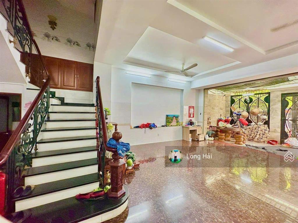 Hạ 2 tỷ! bán nhà đẹp đường ni sư huỳnh liên  5 x 17m  1 trệt 3 lầu  giá chỉ 9.8 tỷ