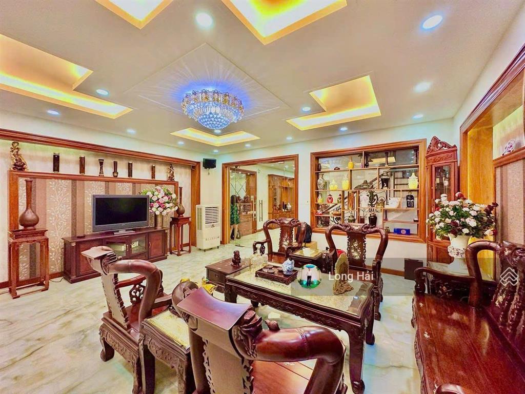 Hạ 2 tỷ! bán nhà đẹp đường ni sư huỳnh liên  5 x 17m  1 trệt 3 lầu  giá chỉ 9.8 tỷ