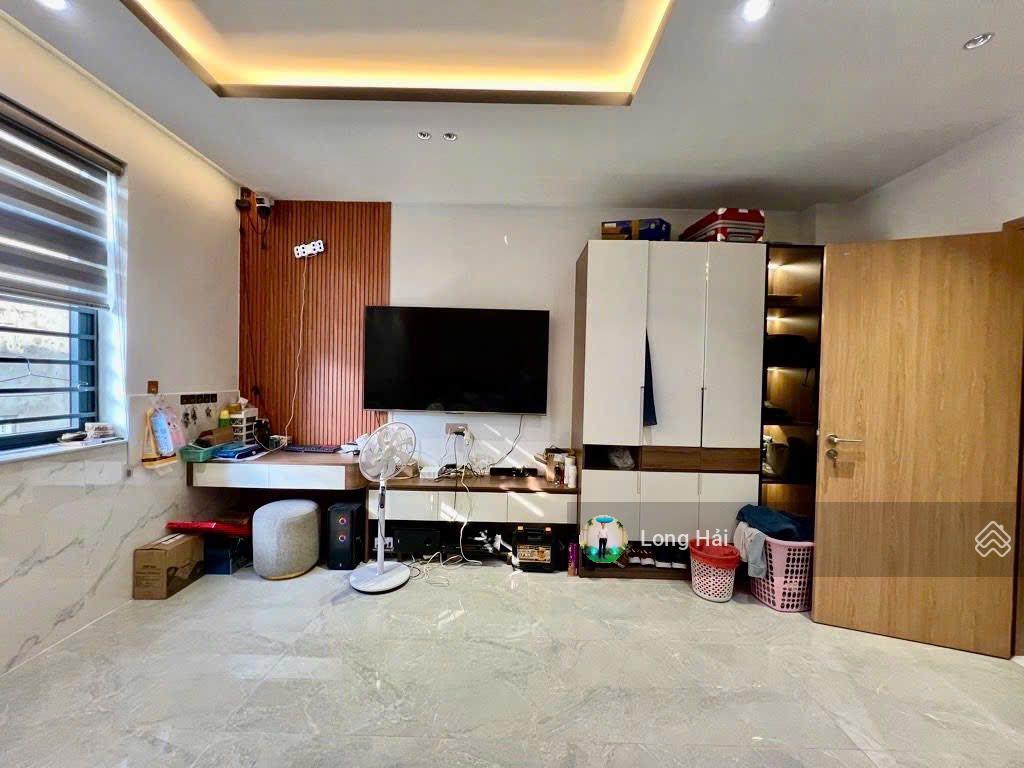 Nhà 4 tầng hẻm 303 tân sơn nhì ngang 4.5m dài 17m chỉ 11.5 tỷ