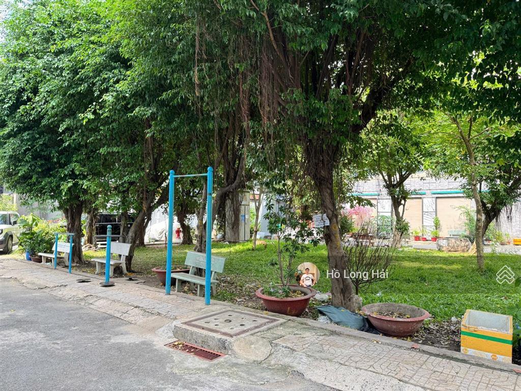 Hẻm 12m âu cơ giáp bàu cát  đối diện công viên  6x20m  chỉ 11,8 tỷ
