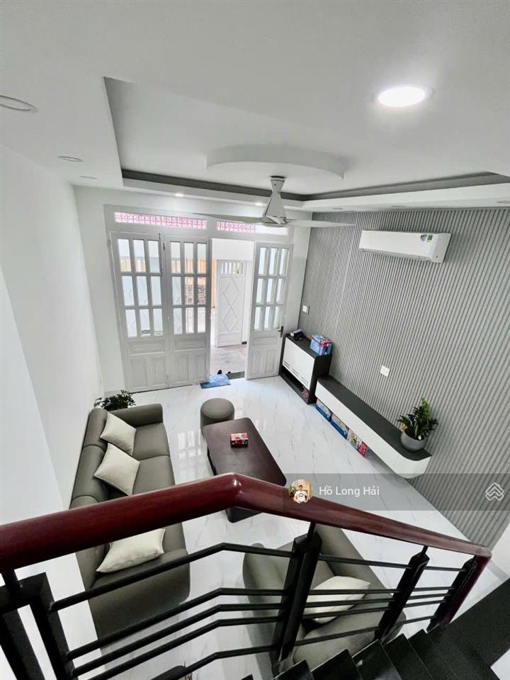 Hẻm 8m đường gò dầu  cách tân sơn nhì 50m, 4x18m, 3 lầu sân thượng, giá chỉ 8,8 tỷ