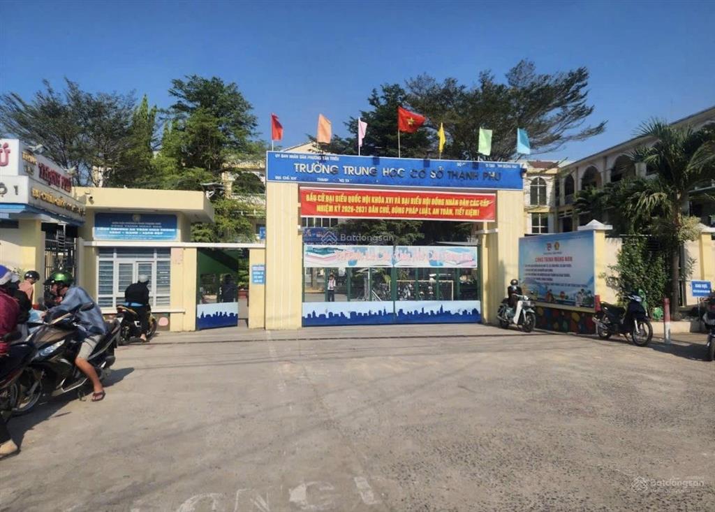 Đất sổ riêng trả trước 300 triệu giá bán 980 triệu gần chợ thạnh phú  0382 011 ***