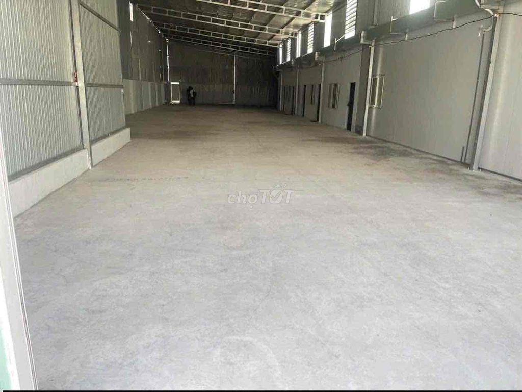 xưởng mới xây có 5 phòng trọ ở lại