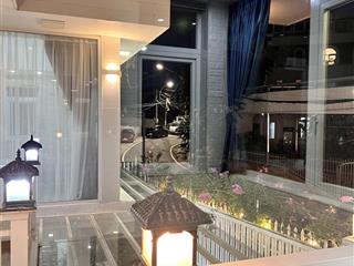 Chính chủ cho thuê biệt thự cao cấp full nội thất cao cấp view siêu đẹp gần hồ xuân hương.