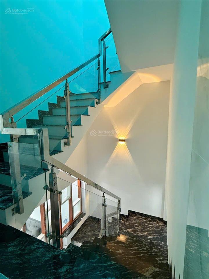 Bán nhà phố sổ hồng chính chủ 160m2 giá 3 tỷ thành phố tân uyên