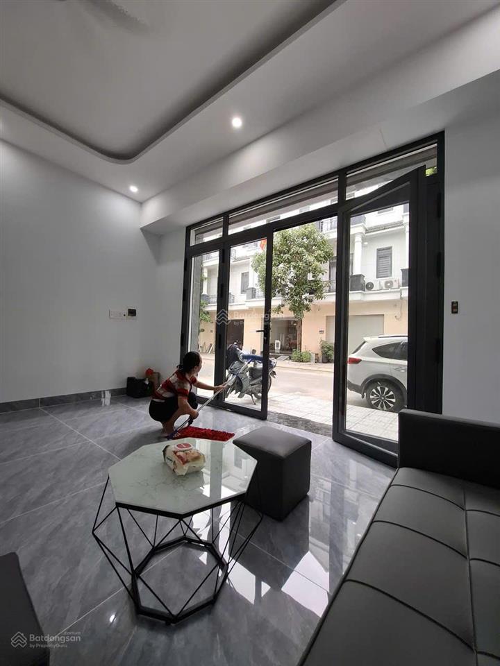 Bán nhà phố sổ hồng chính chủ 160m2 giá 3 tỷ thành phố tân uyên