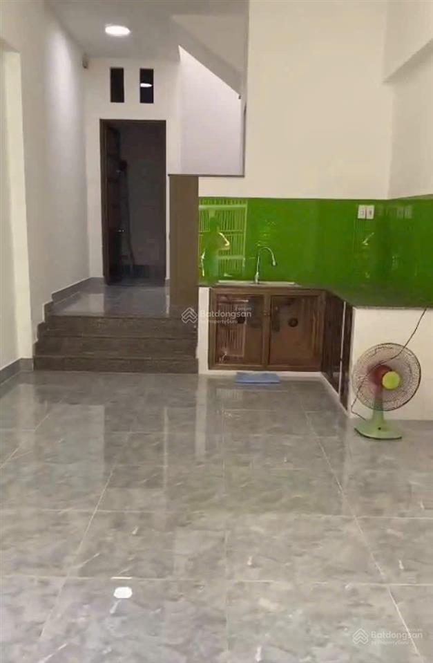 Bán nhà 2 tầng (54m2 đất) âu dương lân p2. q8  gần chợ rạch ông
