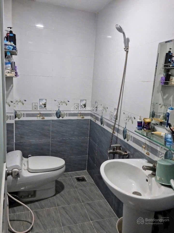 Bán nhà 2 tầng (3pn) sát mặt tiền tùng thiện vương, p12, q8
