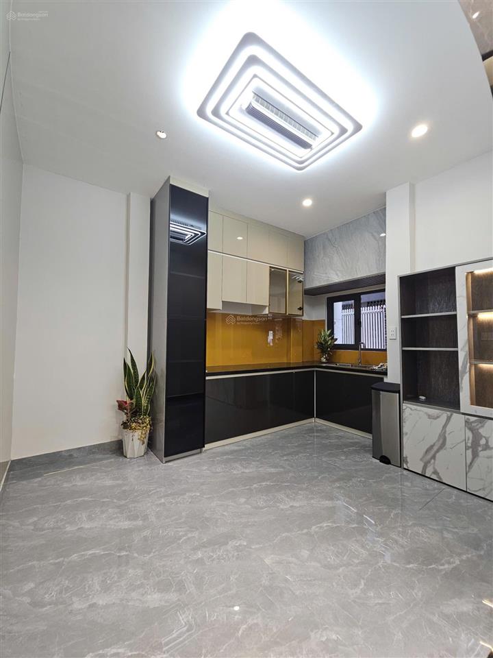 Bán nhà mới 3 tầng, cách 2 căn ra mặt tiền hưng phú p9, q8