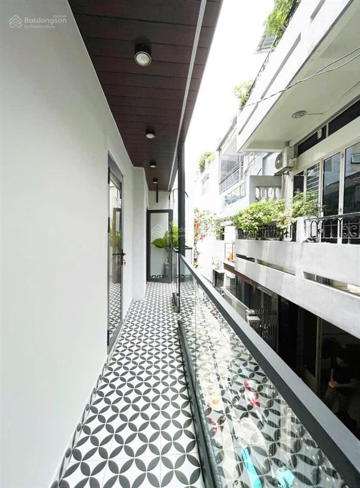 Bán nhà mới 3 tầng, cách 2 căn ra mặt tiền hưng phú p9, q8