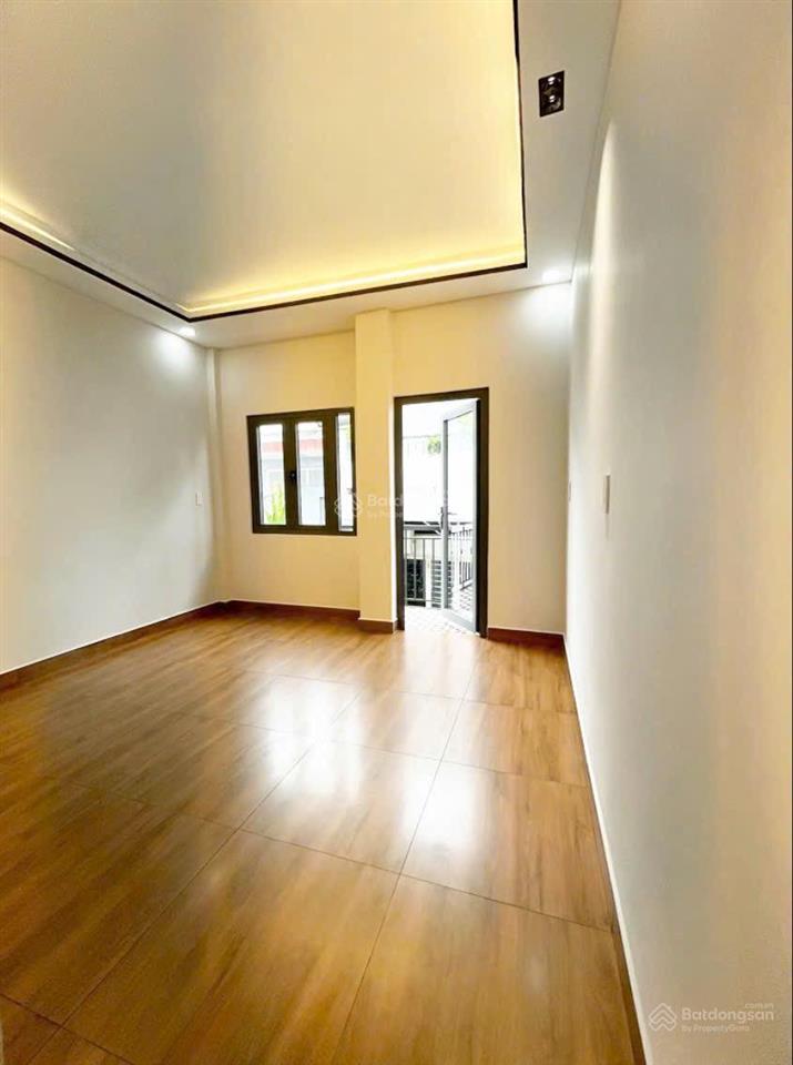 Bán nhà mới 3 tầng, cách 2 căn ra mặt tiền hưng phú p9, q8
