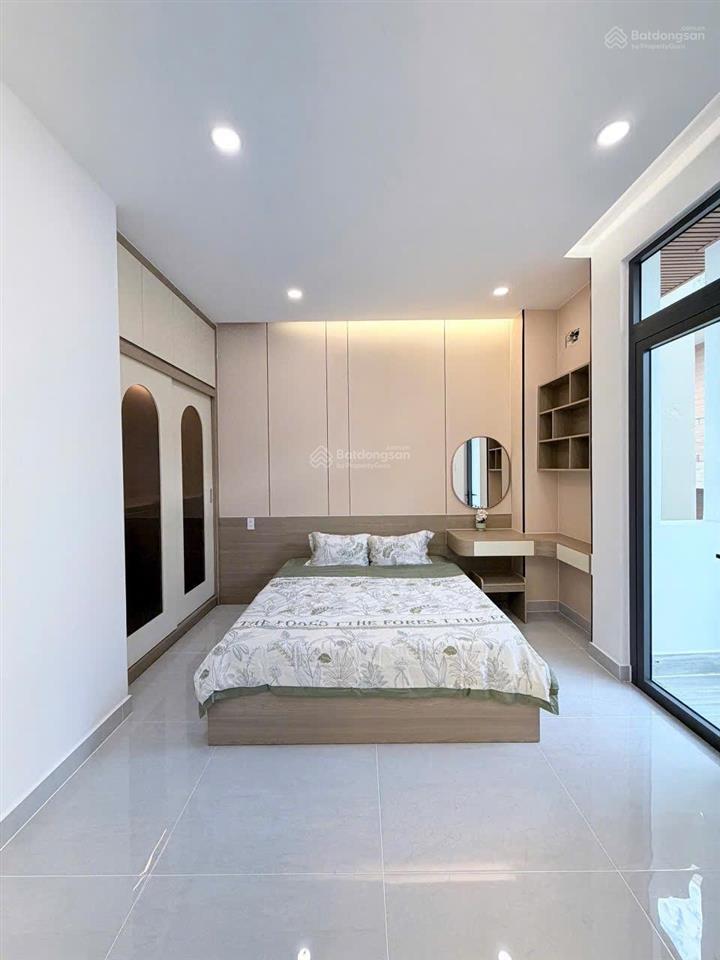 Bán nhà mới đẹp 5 tầng âu dương lân p2. q8  tặng nội thất cao cấp