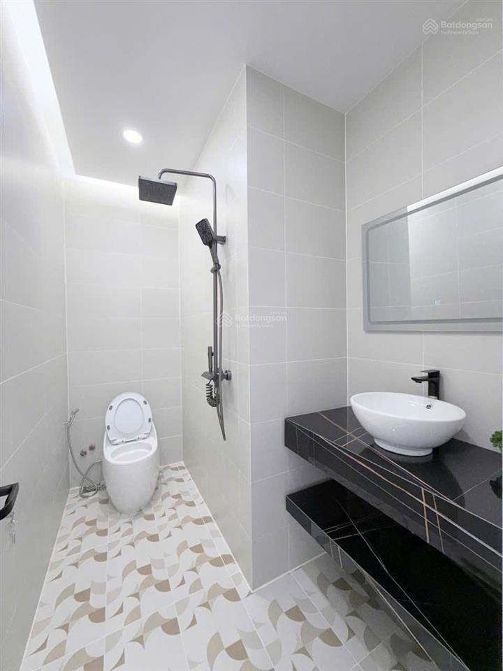 Bán nhà mới đẹp 5 tầng âu dương lân p2. q8  tặng nội thất cao cấp